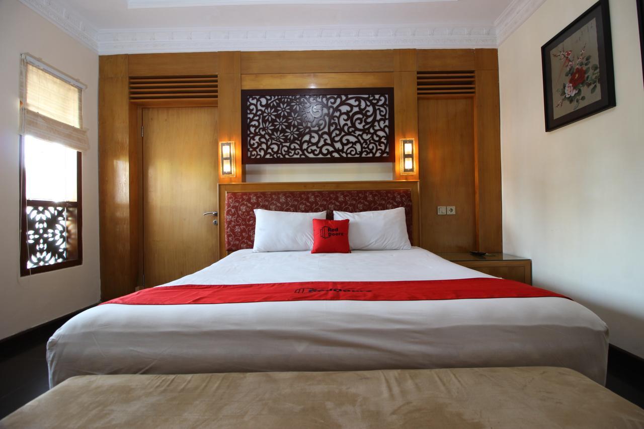 Reddoorz Plus Near Tugu Jogja 2 Yogyakarta Exterior foto