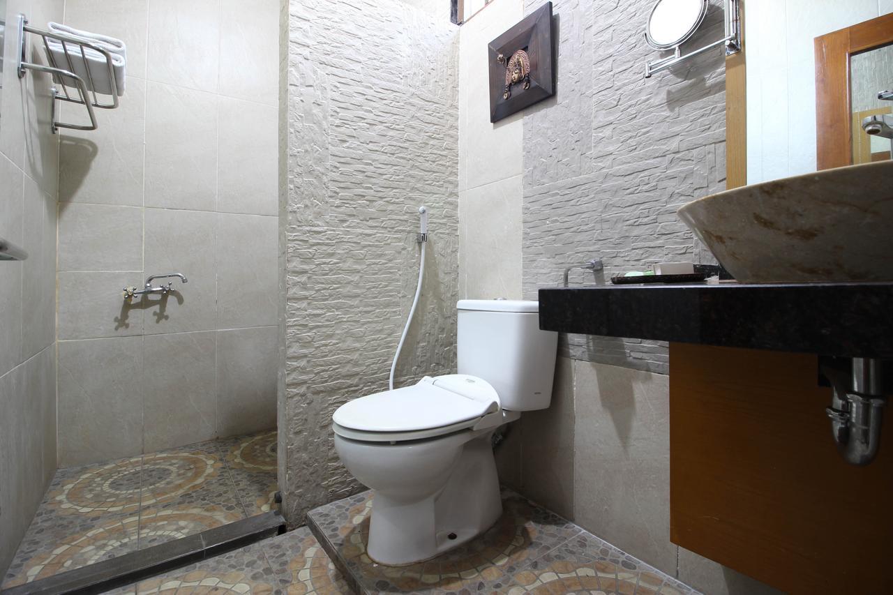 Reddoorz Plus Near Tugu Jogja 2 Yogyakarta Exterior foto